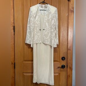 R&M Richards Cream Ensemble with Sheer Jacket. Pit 20, Length 53”